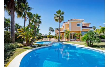 Luxusvilla in Strandnähe in Bahia de Marbella