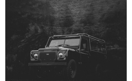 Land Rover Petrol V8 Deep Black